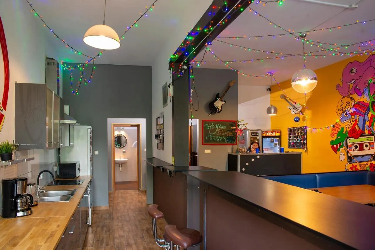 Let'S Rock Party Hostel! Age Limit From 18 Until 40! Krakow Hostel